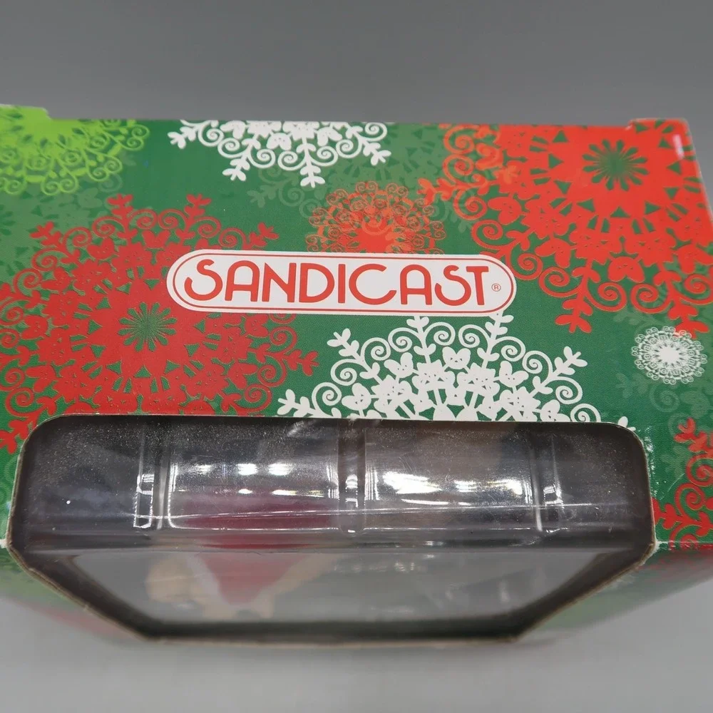 Sandicast Yellow Labrador Christmas Ornament Santa Hat‎ With Box